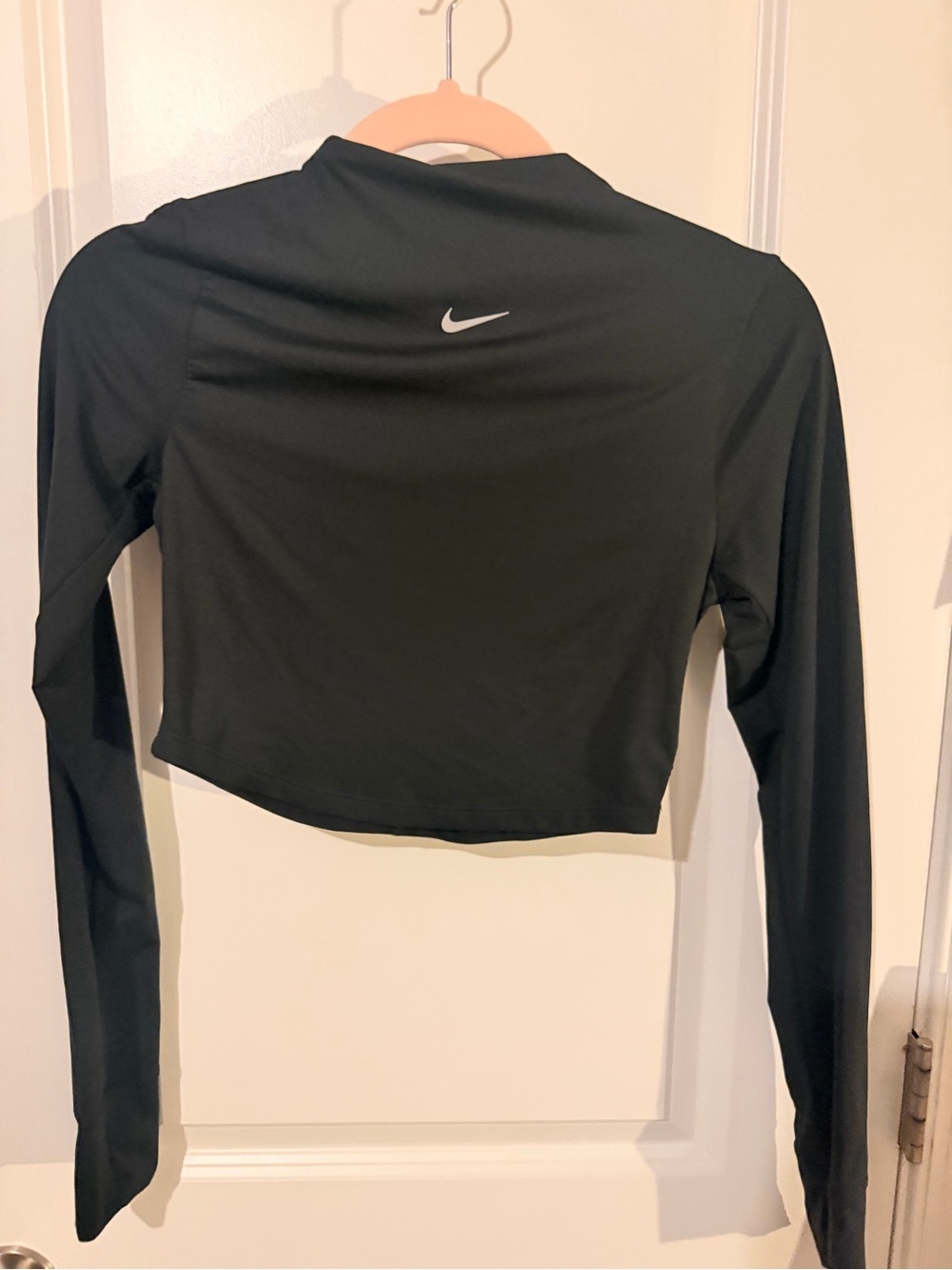 Nike Black Long-Sleeve Cropped Athletic Top